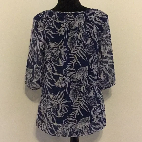 BANANA Republic Pullover Top - Picture 3 of 3